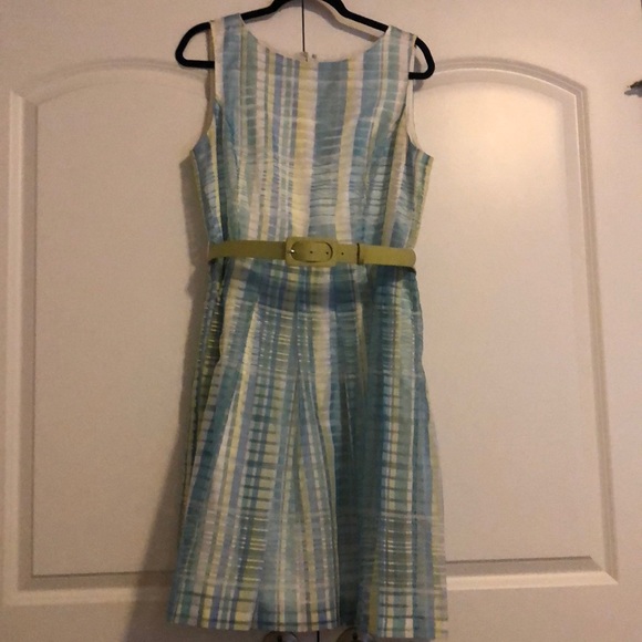 Tahari Dresses & Skirts - Tahari bright spring dress with belt Tahari Dresses & Skirts - Tahari bright spring dress with belt
